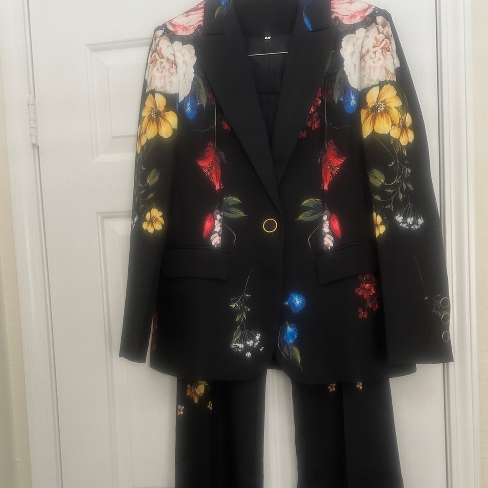 Black Floral Notch-Lapel Women's Blazer